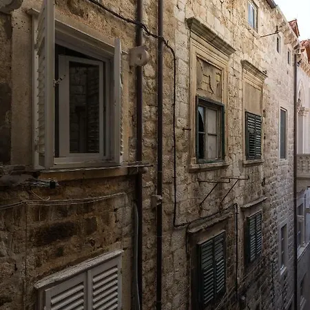 Tomasi One Гостевой дом